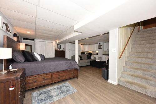 5606 Prt Ave, Milwaukee WI 53223-4121 exterior