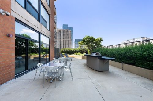 1160 Michigan Ave, Chicago IL  60605-2776 exterior