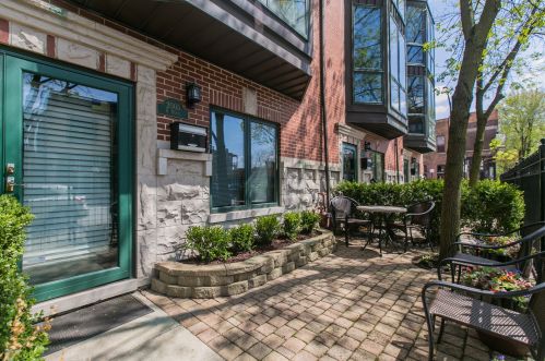 2005 Hoyne Ave, Chicago IL  60647-4522 exterior