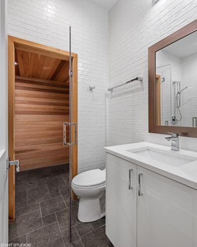 1419 Oakdale Ave, Chicago IL 60657-4118 exterior