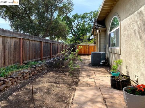 1807 Evalane Way, Concord CA 94519-2356 exterior