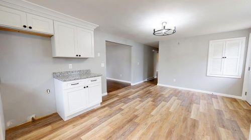 72 Allendale Ave, Providence RI  02911-3104 exterior