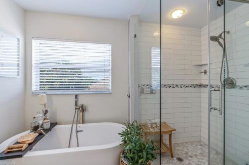 8323 Laurel Lk Blvd, Naples FL 34119-6789 exterior