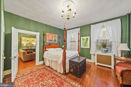 126 Fairfax St, Alexandria VA 22314-3331 exterior