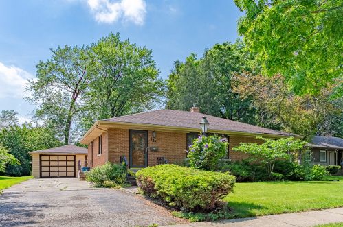 422 Cherry St, Itasca, IL 60143-1822