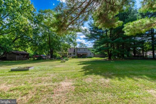 233 Old State Rd, Limerick PA 19468-3116 exterior