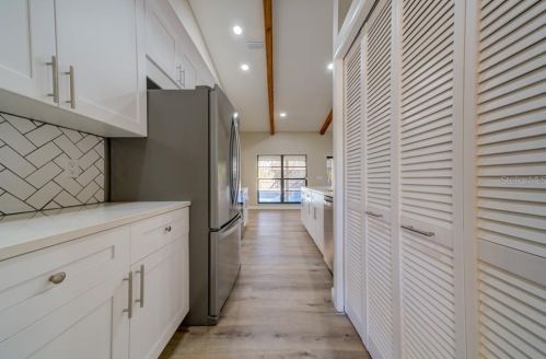 5012 Barrowe Dr, Tampa FL 33624-2593 exterior