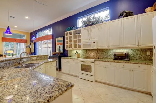 10054 Armani Dr, Boynton Beach FL 33437-3743 exterior