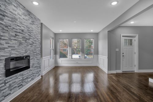 7351 Michigan Ave, Chicago IL 60619-5603 exterior