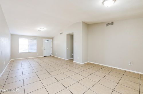 2560 Vereda De Gente, Tucson AZ  85746-8022 exterior