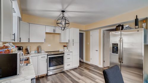 9300 Avers Ave, Chicago IL 60625-6304 exterior