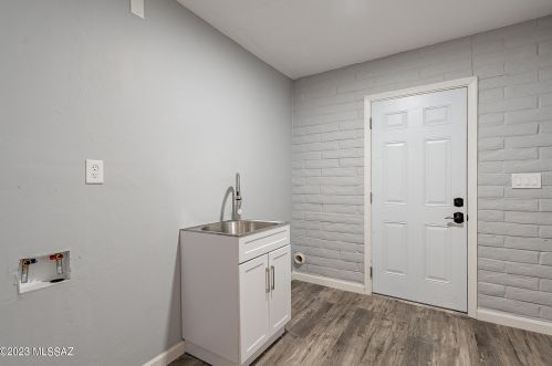 1959 Omar Dr, Tucson AZ  85704-1242 exterior