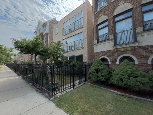 6654 Damen Ave, Chicago, IL 60645-5102