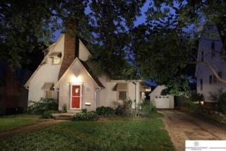 5832 Briggs St, Omaha, NE 68106-1631