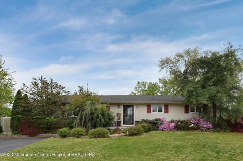 27 Laurelton Ave, Jackson Twp, NJ 08527-2531