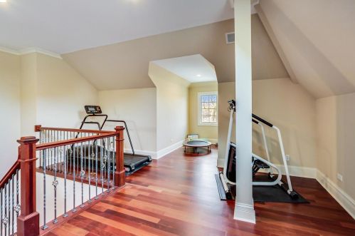 642 Euclid Ave, Elmhurst IL 60126-4338 exterior