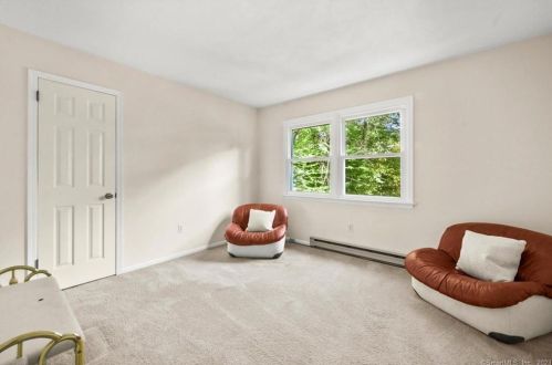 41 Cranbury Rd, Norwalk CT 06851-2649 exterior