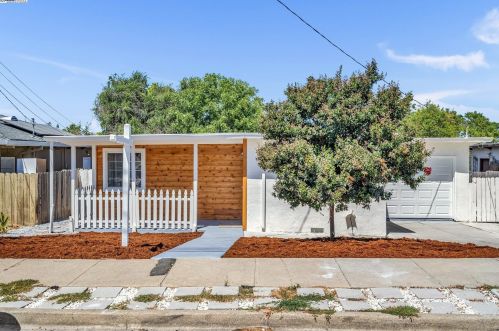 2961 Gillet Ave, Concord CA 94520-5407 exterior