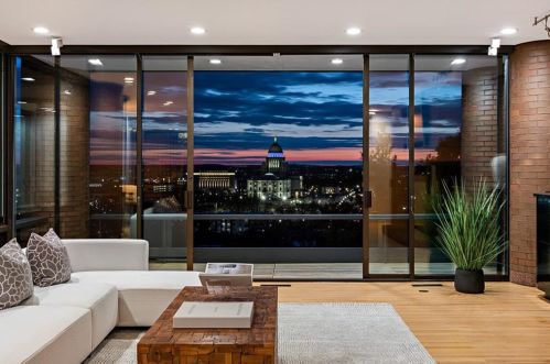 110 Congdon St, Providence RI  02906-1413 exterior