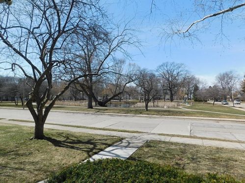 3668 1st St, Milwaukee WI  53207-3215 exterior