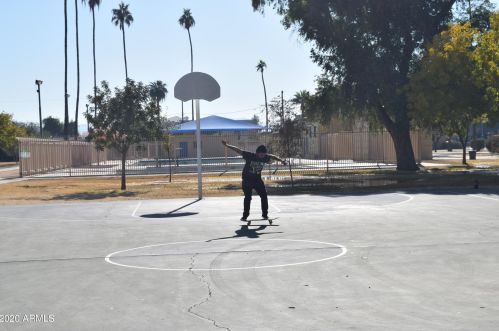 2214 12 St, Phoenix AZ 85086-8481 exterior