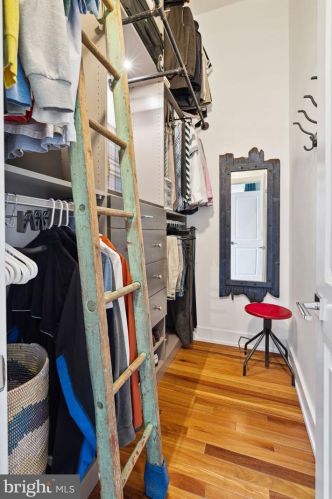 451 Fairmount Ave, Philadelphia PA  19123-2822 exterior