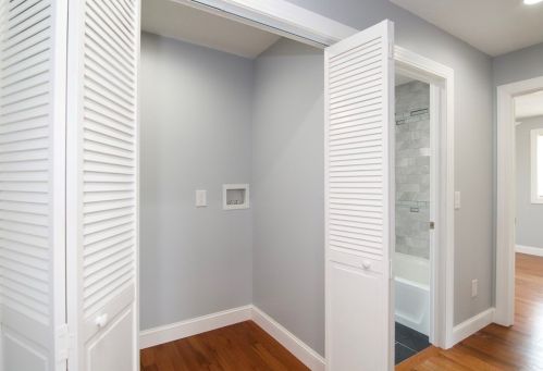 75 Rochford Cir, Springfield MA  01128-1024 exterior