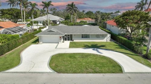 2870 Leeward Ln, Naples FL 34103-4038 exterior