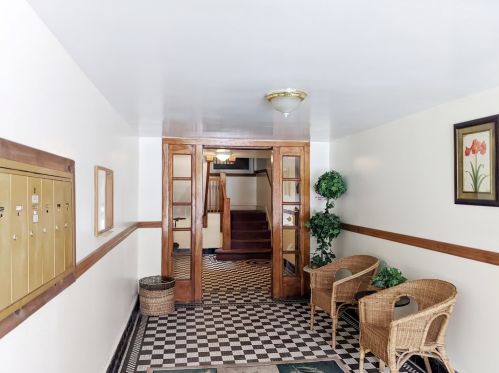 1903 Lunt Ave, Chicago IL  60626-2309 exterior