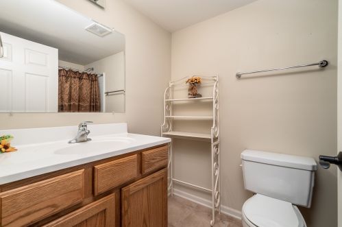 2921 Strauss Ct, Bull Valley IL 60098-8076 exterior