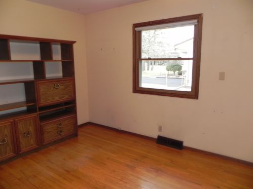 4845 82nd St, Milwaukee WI  53220-4217 exterior