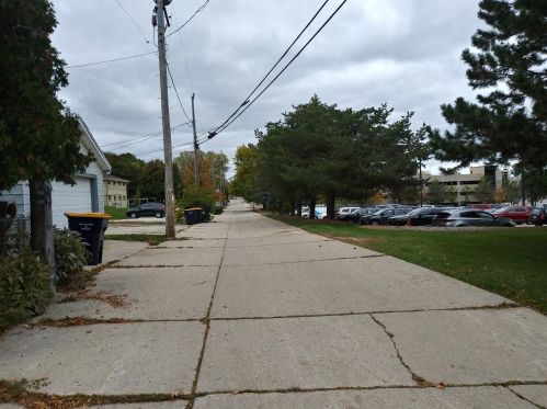 2418 92, Milwaukee WI 53228-1611 exterior