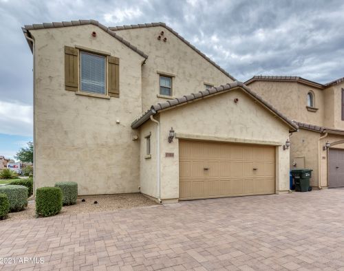 3984 Cat Balue Dr, Phoenix AZ  85050-4893 exterior