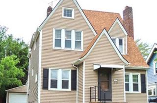 1052 Oxford Rd, Cleveland OH  44121-1826 exterior