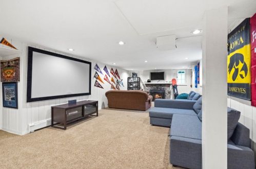 523 Carlisle Ave, Milwaukee WI 53217-4831 exterior