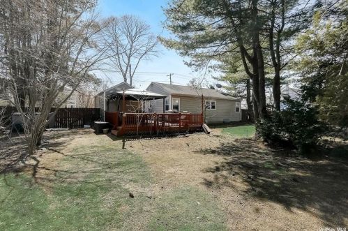 85 Olive St, Huntington Station NY 11746-1005 exterior