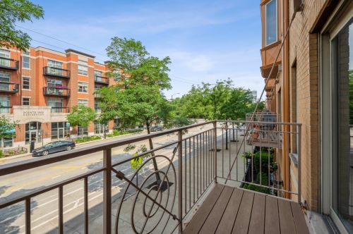 1925 State St, Chicago IL 60616-2358 exterior