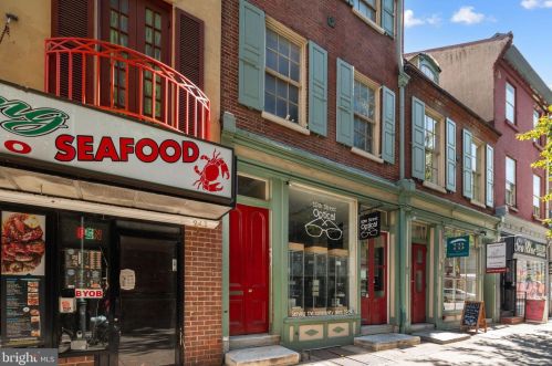 245 10th St, Philadelphia PA 19107-5753 exterior