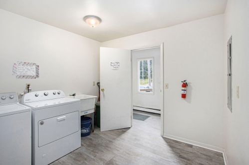 1304 Douglas Ave, Kalamazoo MI 49007-2227 exterior