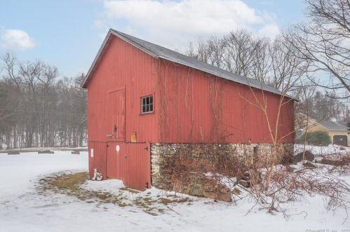 77 Moss Ave, Seymour CT 06483-3509 exterior