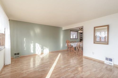 833 Londonderry Dr, Pittsburgh PA  15234-2522 exterior