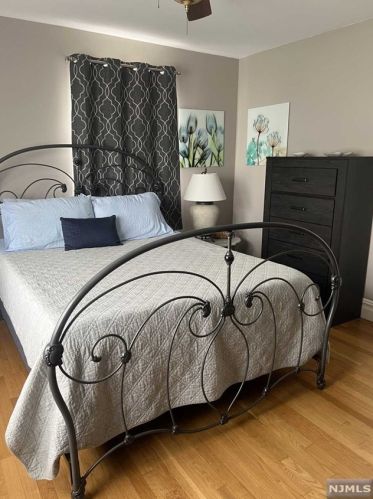 86 Bloomfield Ave, Edison NJ  08837-3324 exterior