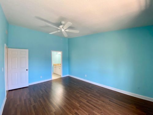 3215 Lakeview Cir, Fort Pierce FL 12203-8860 exterior