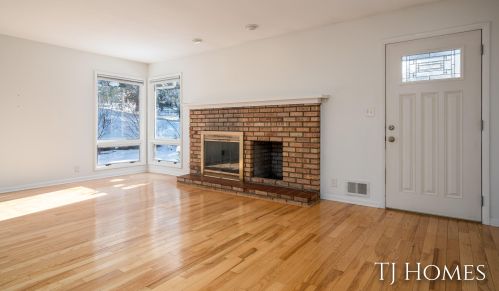 7161 Thorncrest Dr, Grand Rapids MI 49546-7358 exterior