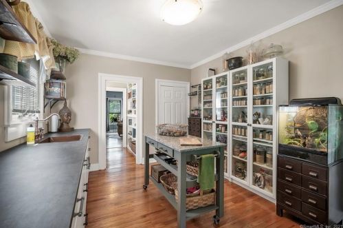 139 Church St, Seymour CT 06483-2503 exterior