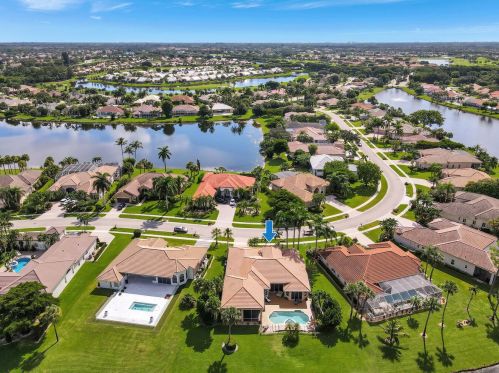 8211 Muirhead Cir, Boynton Beach FL 33472-5064 exterior