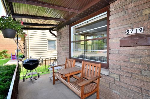 8719 National Ave, Milwaukee, WI 53227-1609