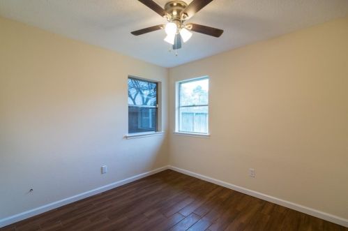 5118 Vlg Spg Dr, Humble TX exterior