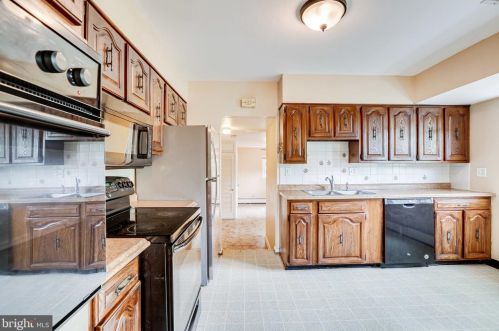 4301 Laurel Rd, Alexandria VA 22309-2520 exterior