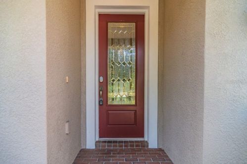 8028 Hampton Lake Dr, Tampa FL  33647-3558 exterior